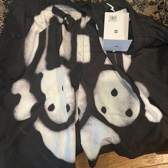 New💕Givenchy men Black and White swim trunks Graphic Shorts - Picture 2 of 8